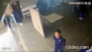 Pai invade escola para agredir aluno que se envolveu em briga com filho