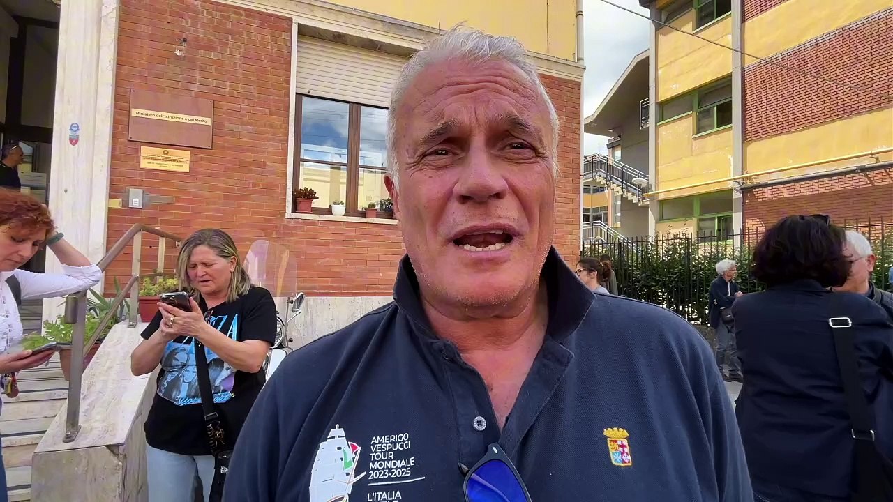 Presidio davanti all'Ufficio scolastico regionale in via Mannelli