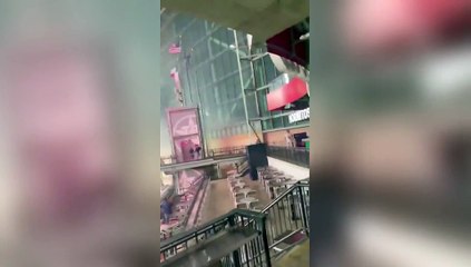 Tornado a Houston, crolli di edifici e alberi a terra. 4 vittime