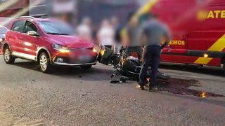 Condutor de moto fica ferido em acidente com Land Rover e Fox no Verdes Campos