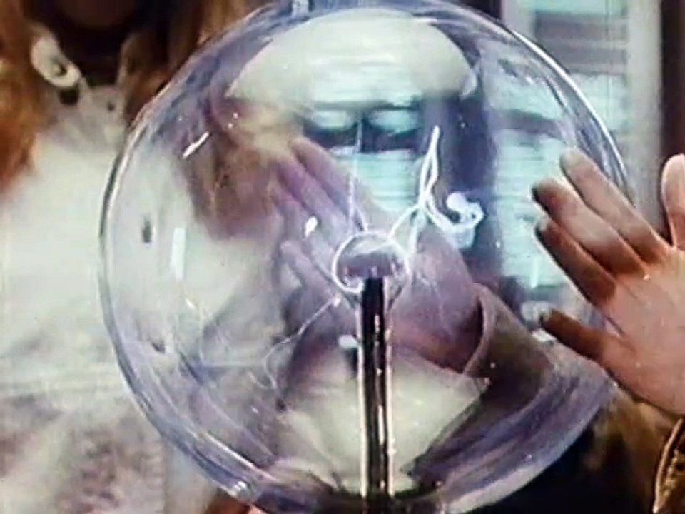 Otromundo - ( Otherworld ) - 02 - Los oficiales de Zona preparan hombres - 1985 . Spanish