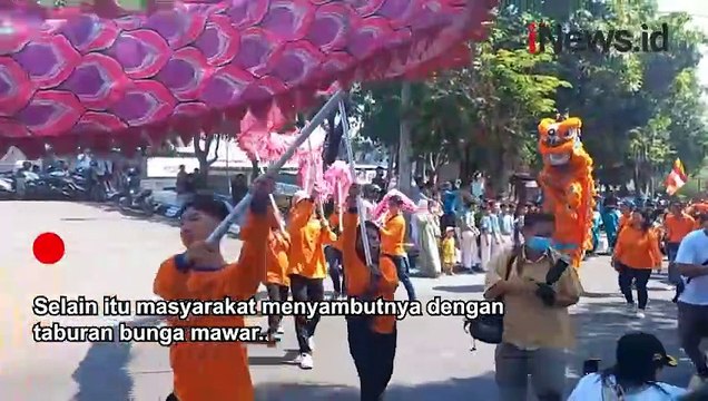Warga Semarang Sambut Meriah Biksu Thudong yang Menuju Candi Borobudur