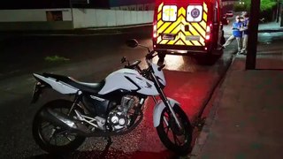 Jovem sofre queda de moto e recebe atendimento do Siate no Jardim Alvorada