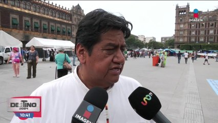 CNTE advirtió que no se van a retirar del Zócalo, pese a marcha de Marea Rosa