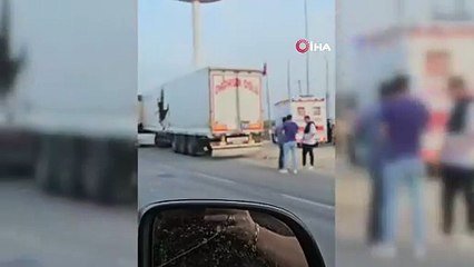 Belediye otobüsü ve 2 tırın karıştığı kazada 7 kişi yaralandı