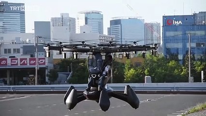 Tek kişilik uçan araç 'Hexa'dan gösteri uçuşu