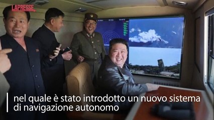 Corea del Nord, lanciato missile balistico: Kim assiste al test