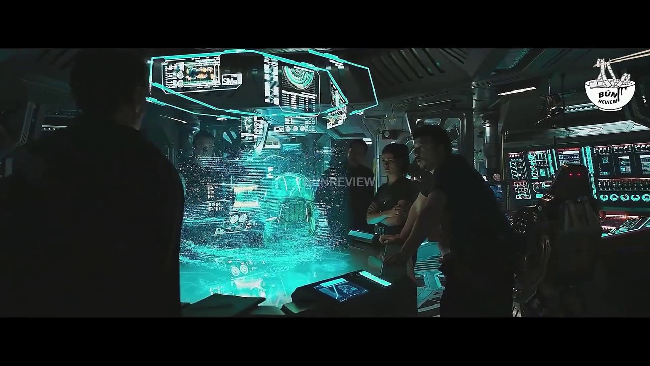 Sinh vật ngoài hành tinh được tạo ra bởi một người máy - REVIEW PHIM- QUÁI VẬT KHÔNG GIAN