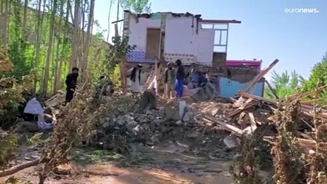 شاهد: مقتل 50 على الأقل وفقدان عشرات الأشخاص جراء فيضانات قوية وسيول غرب أفغانستان