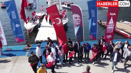 Beyoğlu'nda 19 Mayıs coşkusu denize taştı