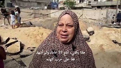 سكان غزة يتفقدون الأضرار التي خلفتها الغارة الجوية الإسرائيلية على رفح