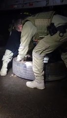 Polícia de SC descobre carga milionária de drogas escondida em carreta de doações para o RS (1)