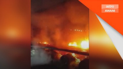 Trak barangan ke Gaza musnah dalam kebakaran