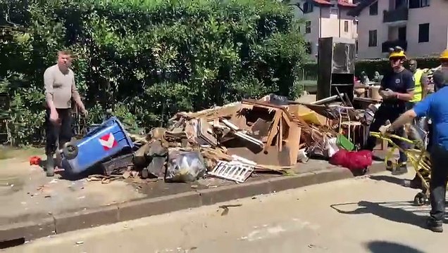 Bellinzago alluvionata, i residenti svuotano le case dall'acqua dopo l'emergenza maltempo