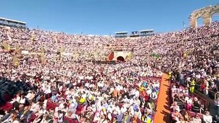 Papa visita Verona e se encontra com presidiários