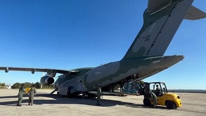 Avião da FAB vai levar ao RS 20 toneladas de ração para pets