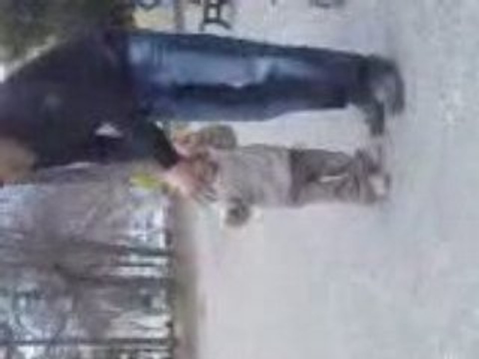 Je marche avec 1 main