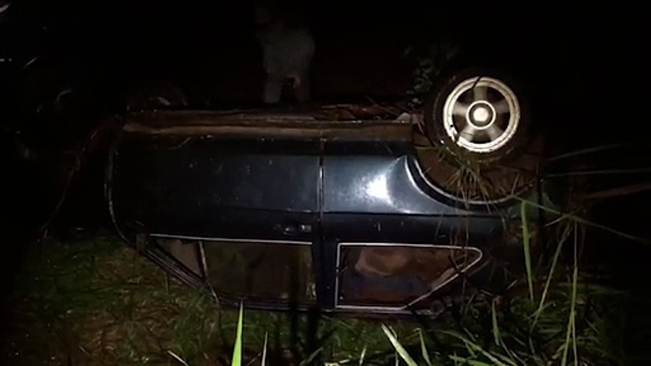 Homem fica ferido em capotamento na PR-180 em Cascavel