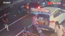 畫面曝光！17日嘉義行車糾紛爆衝突 2警員到場壓制遭刀傷（警方提供）