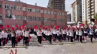 Ankara Mamak Ergenekon İlk Okulu 4.Sınıfların Gösterisi 2