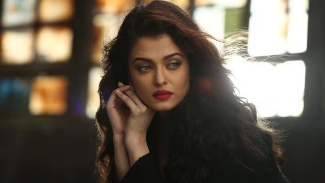 वायरल हो रहा है ऐश्वर्या राय के Kiss वाला ये वीडियो