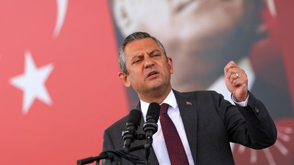 Gençlerle Anıtkabir'e yürüyen Özel'den Atatürk'e 2028 sözü