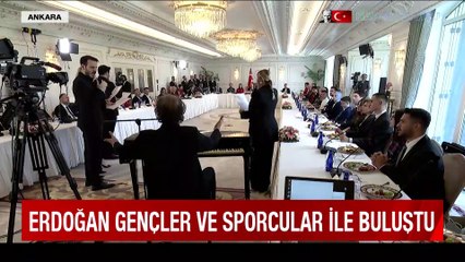 Yücel Arzen'den 19 Mayıs marşı