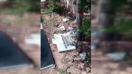 Elazığ’da mezar taşları kırıldı