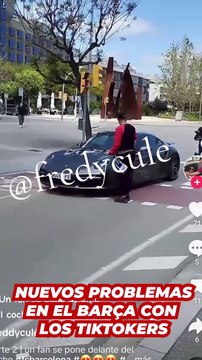 Otro lío más con los Tiktokers en el Barcelona