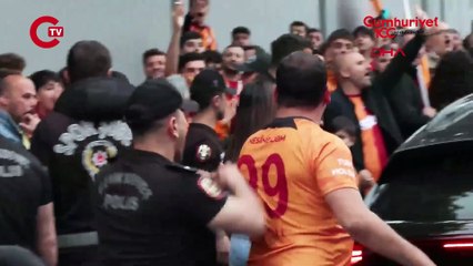 Derbi öncesi Florya'da olay Fenerbahçeli taraftara şişe atıldı