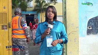 Policía Electoral mantiene vigilancia para evitar aglomeraciones en escuela Josefa Perdomo SFM