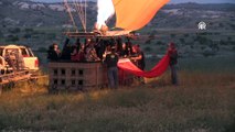 Kapadokya’da balonlar Türk bayraklarıyla uçtu