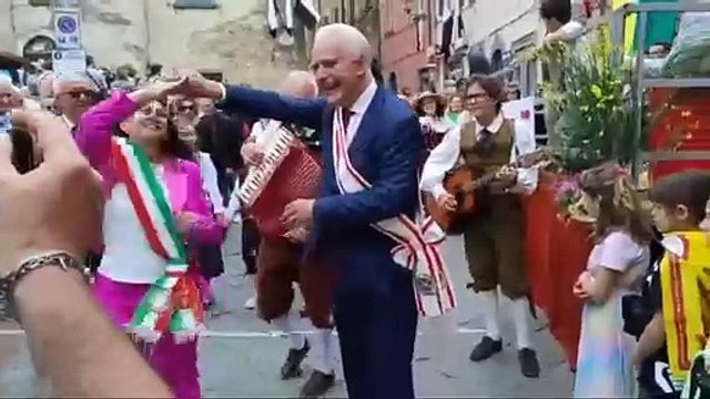 Che festa alla Maggiolata di Lucignano: torna un grande appuntamento di primavera