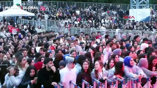 Beylikdüzü'nden Emir Can İğrek rüzgarı: Kırlangıç Gençlik Festivali'nde müzikseverleri coşturdu