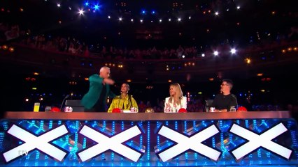 Britain’s Got Talent: Bruno Tonioli's Unexpected Golden Buzzer Breaks 🤯