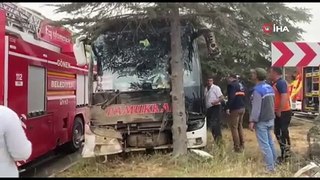 Isparta'da yolcu otobüsü ağaca çarptı: 11 kişi yaralandı