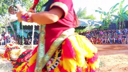 spektakuler bujang ganong perempuan lucu pemberani banyak saweran