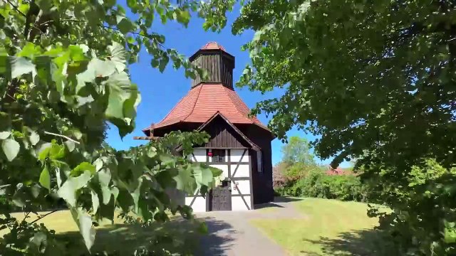 Gazeta Lubuska. Drewniany  kościół w Trzebulach.