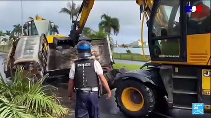 La Nouvelle-Calédonie toujours bloquée, nouveau Conseil de défense à Paris
