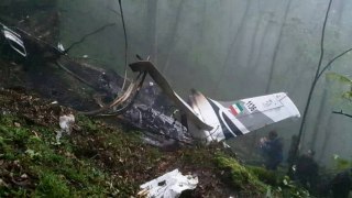 Reisi’yi taşıyan helikopterin düştüğü bölgede enkaz böyle görüntülendi