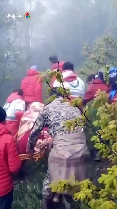 بالفيديو فرق الإنقاذ تنتشل جثامين ضحايا الطائ...