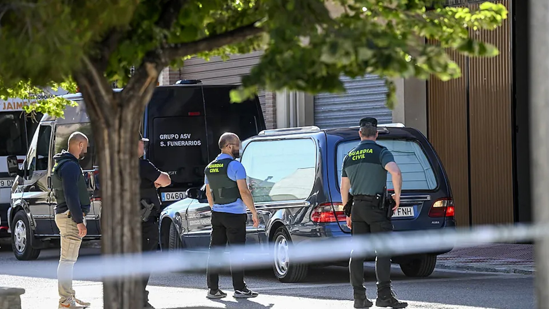 Un hombre mata a sus dos nietos de 10 y 12 aos y se suicida en Hutor Tjar, Granada