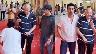 LokSabha Election 2024:Ranbir Kapoor Touches Prem Chopra's Feet,Hugs Sharman Joshi Before Vote Cast