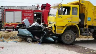 Balıkesir-İzmir yolunda köpeğe çarpmamak için yaptığı manevra kazaya neden oldu: 3 ölü