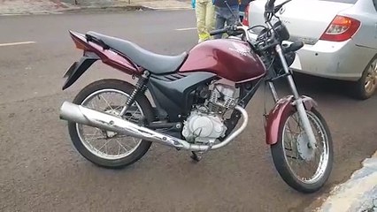 Motociclista fica ferida após colisão com carro na Rua Londrina