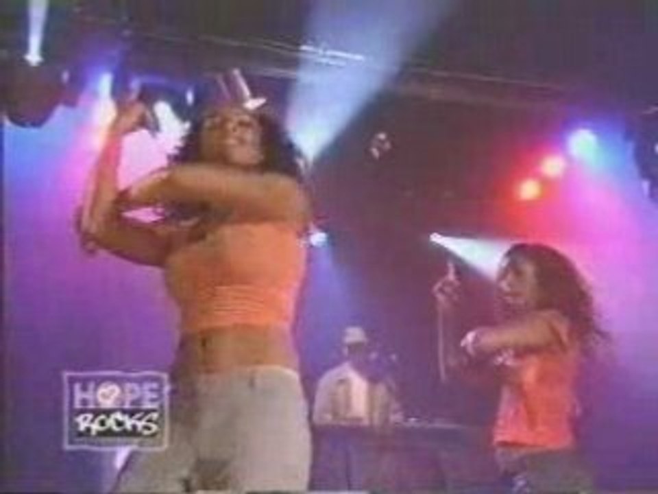 Rihanna - Interview + Live In 2005