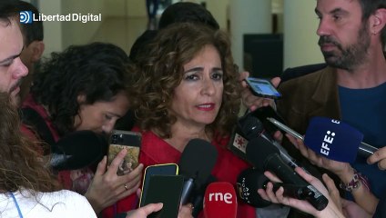 Montero pide a los empresarios defender la democracia frente a los a la "ola reaccionaria que representa Milei"