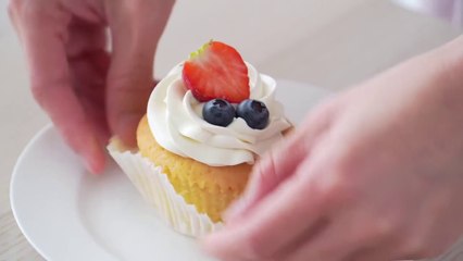 Vanilla Cupcakes | Japanese style cupcake | creamy cupcake recipe.
