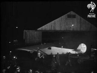 Charles Lindbergh inicia su viaje a bordo del Espíritu de San Luis hacia París (1927)