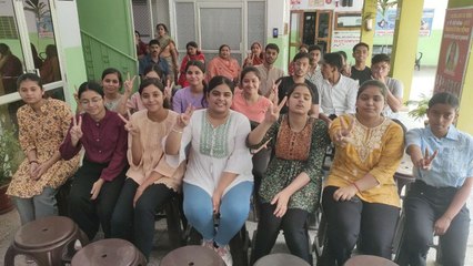 RBSE 12th Result: रिजल्ट आने के बाद ऐसे मनाई खुशी, देखें वीडियो